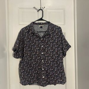 Universal Thread Black Short Sleeve Floral Button Down Shirt